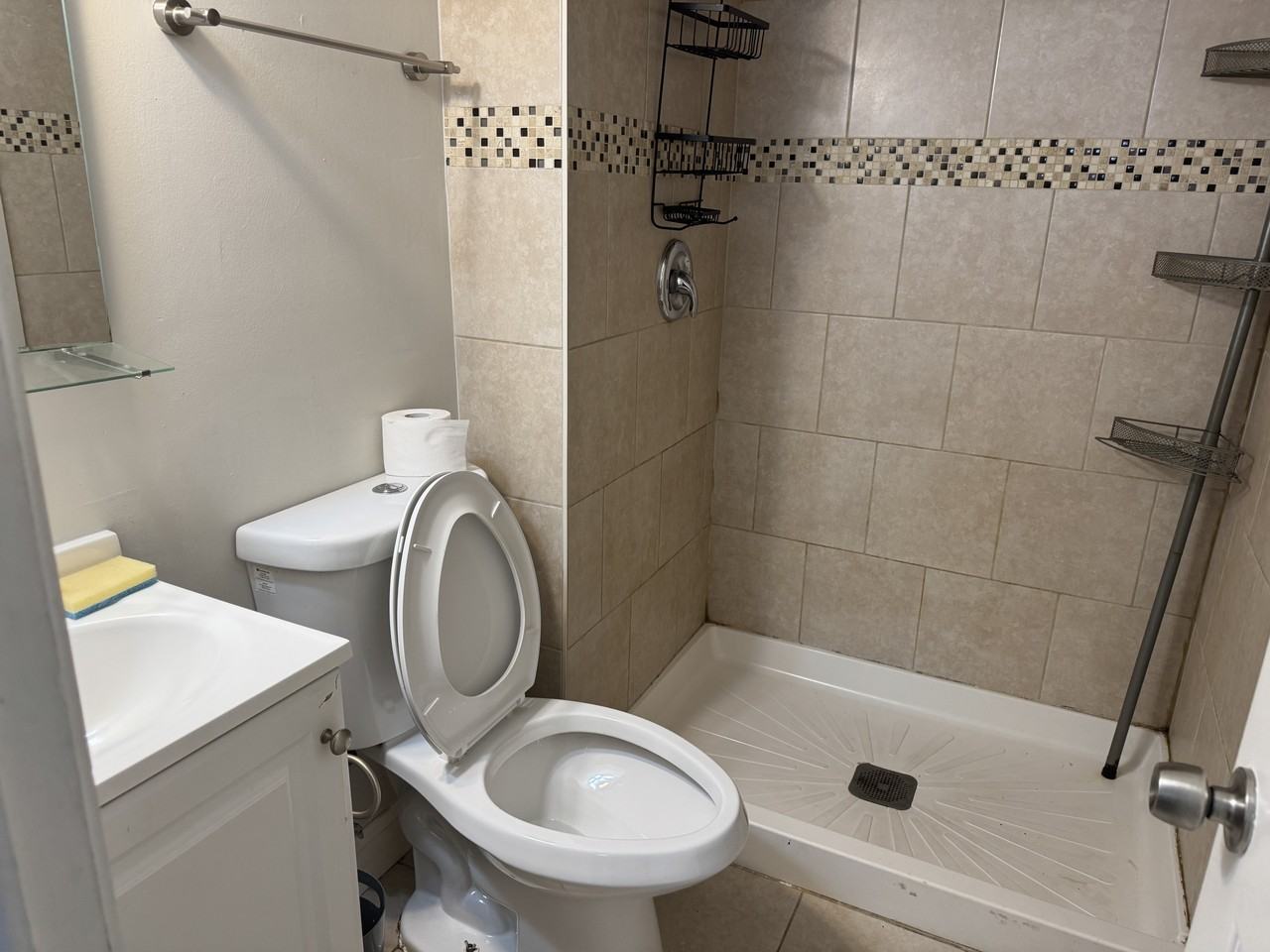 908 Chillum Rd #NA - Photo 5 of 6