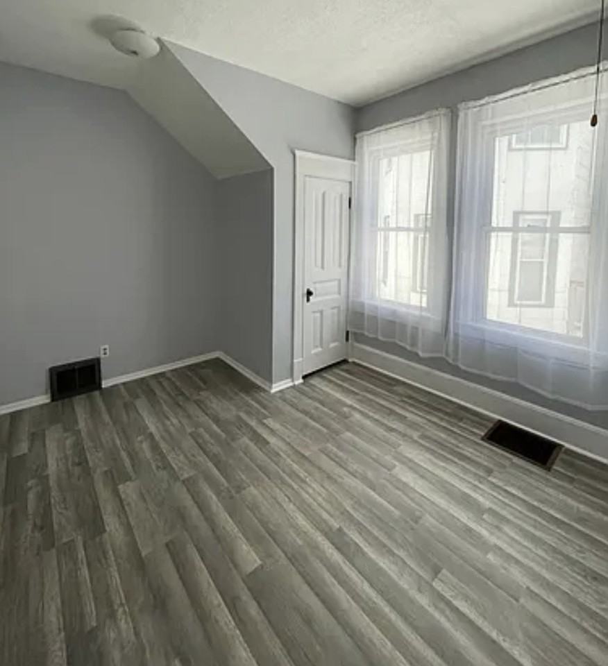 Case Ave #1 - Photo 3 of 12