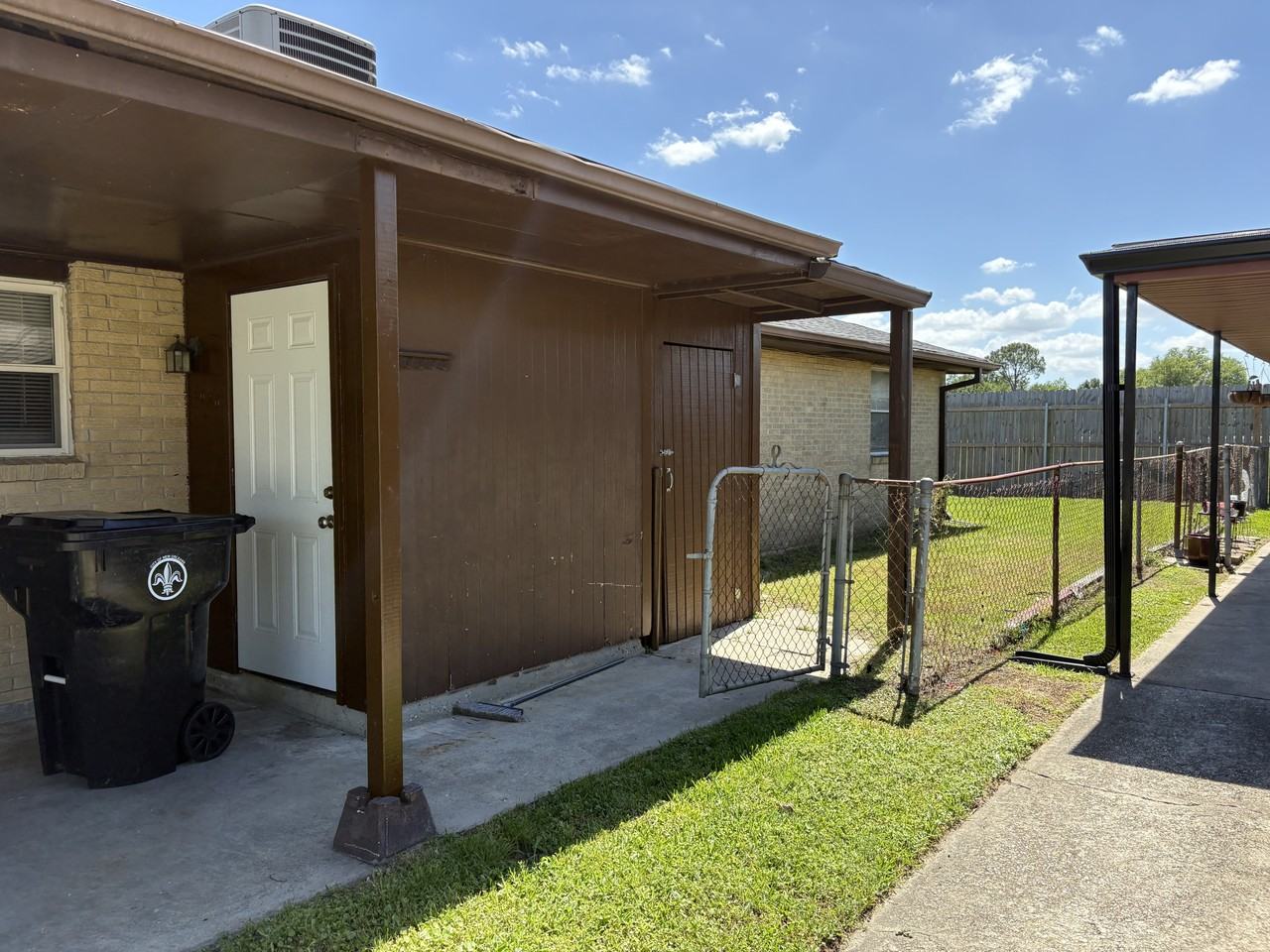 8020 Gus St #8020 - Photo 3 of 12