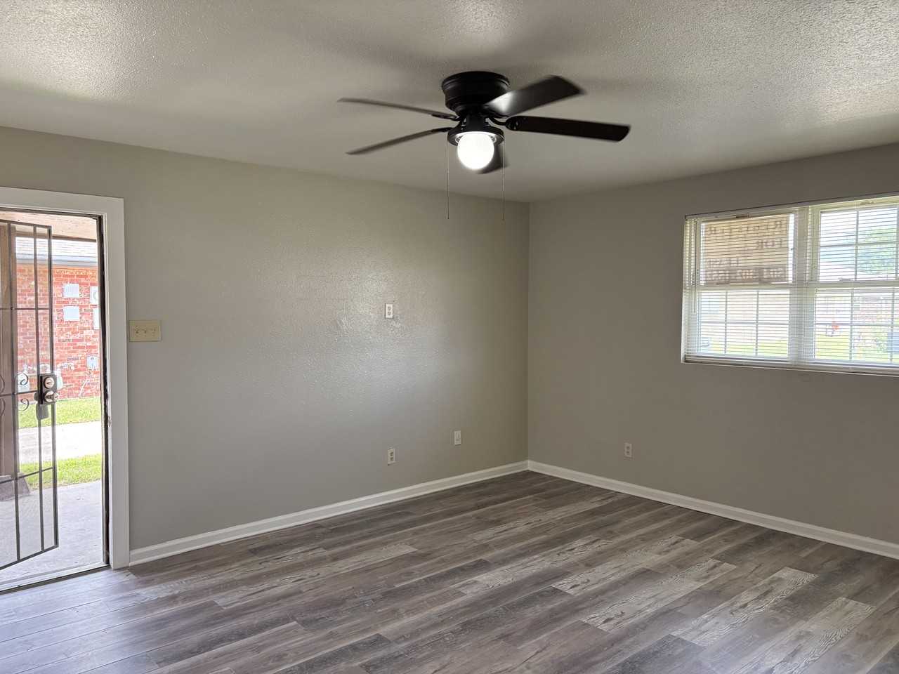 8020 Gus St #8020 - Photo 5 of 12