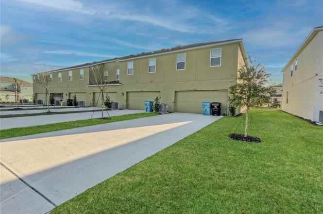 11951 Sunsail Ave - Photo 3 of 29