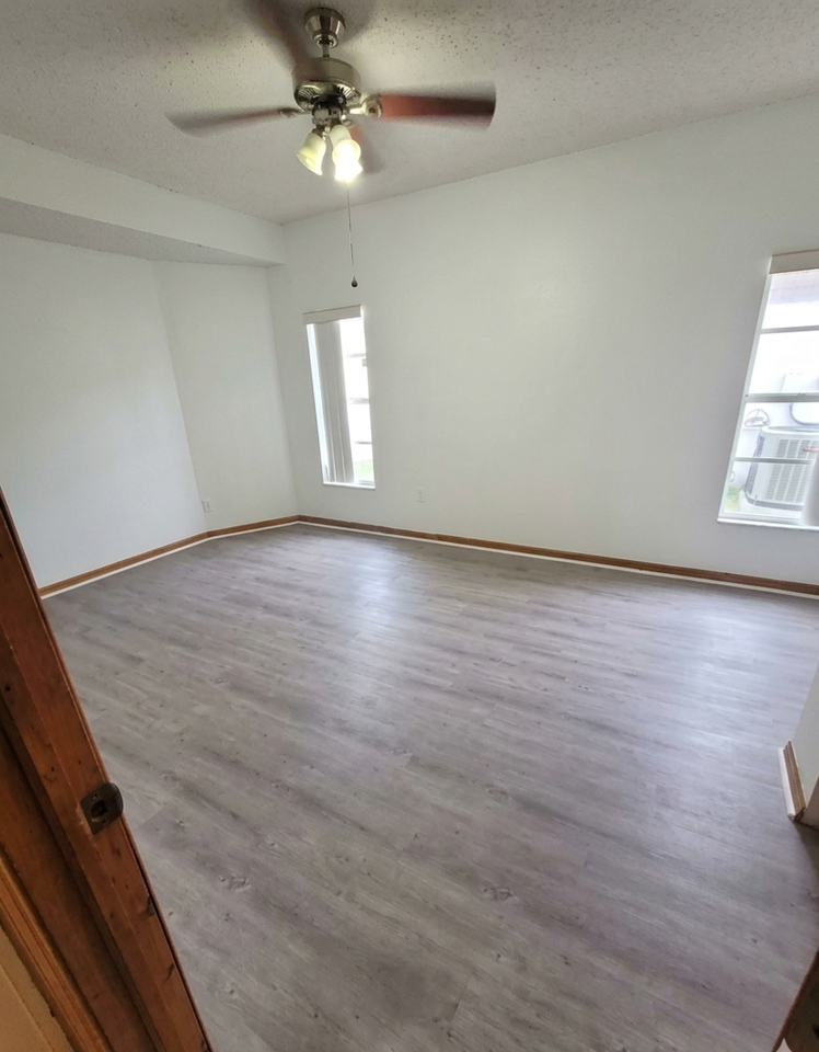 4434 Foxboro Dr #NA - Photo 3 of 15