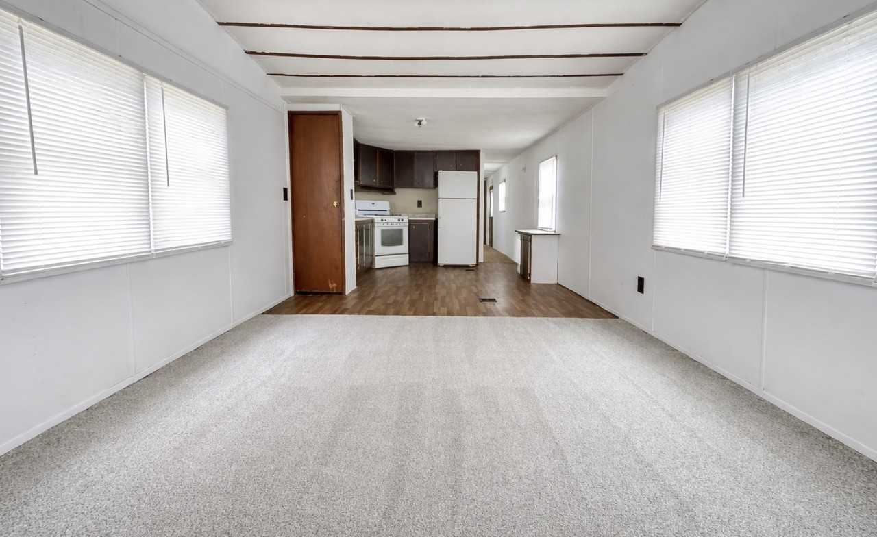 130 E Flint Hills Blvd #17 - Photo 2 of 9