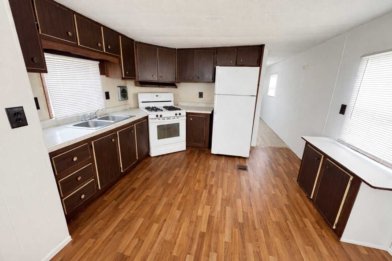 130 E Flint Hills Blvd #17 - Photo 3 of 9