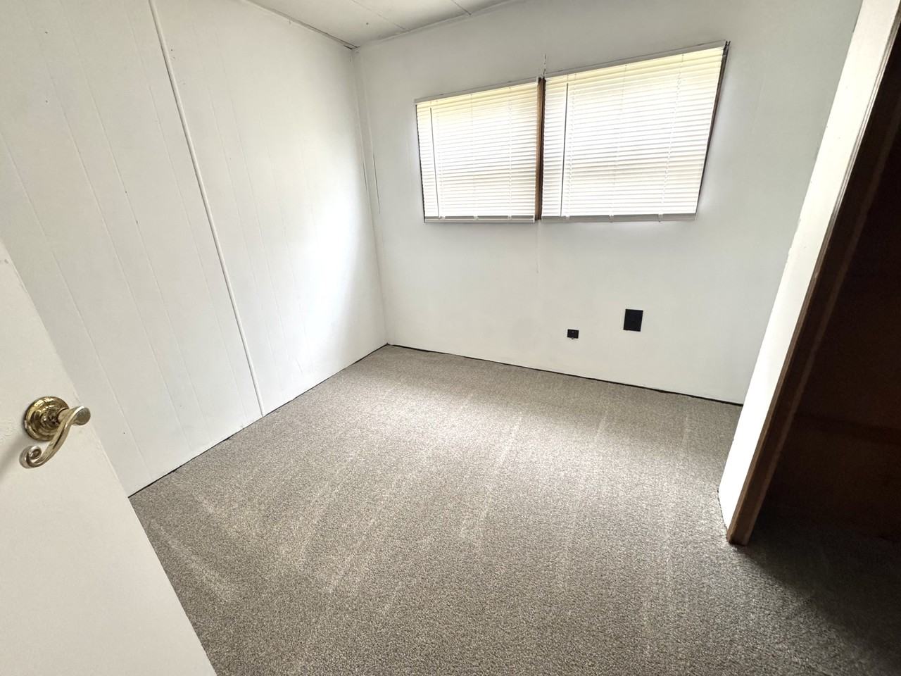 130 E Flint Hills Blvd #17 - Photo 4 of 9