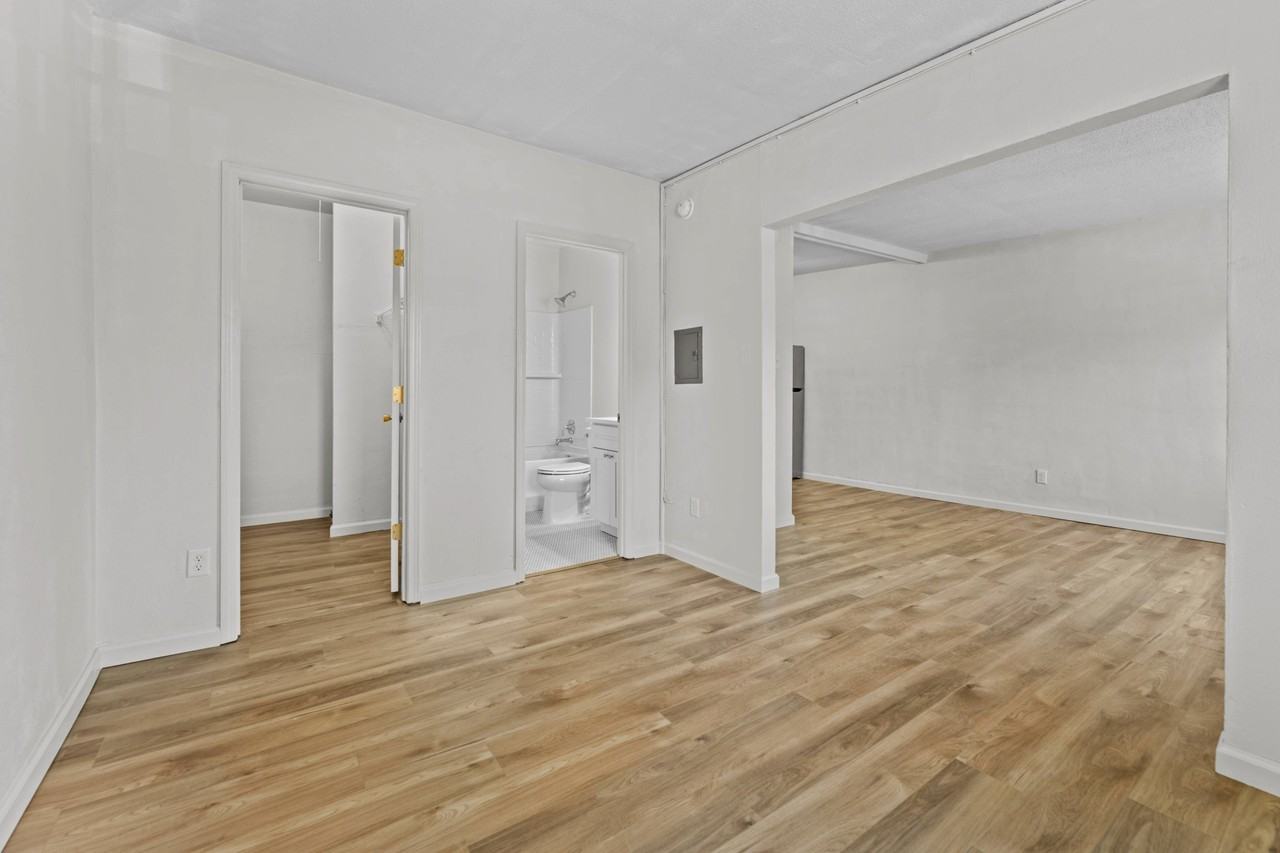 2111 Bellevue Ave - Photo 4 of 5