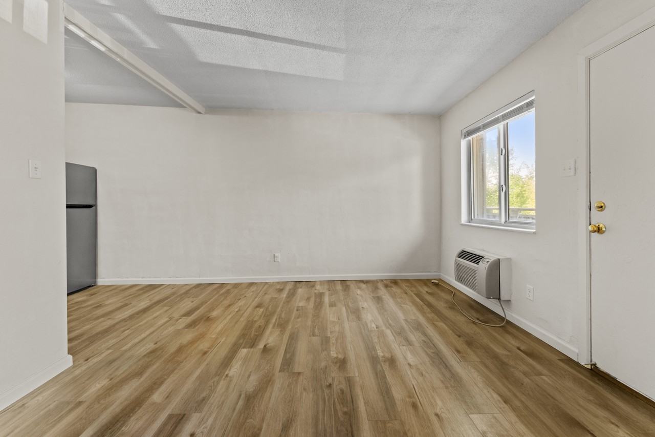 2111 Bellevue Ave - Photo 5 of 5