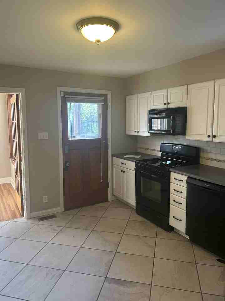 3662 Wilmington Ave #1stFL - Photo 5 of 8