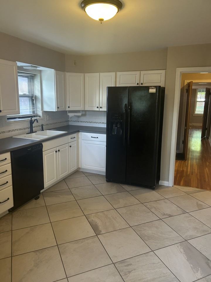 3662 Wilmington Ave #1stFL - Photo 6 of 8