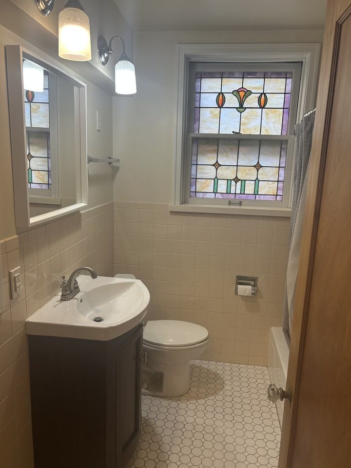 3662 Wilmington Ave #1stFL - Photo 7 of 8