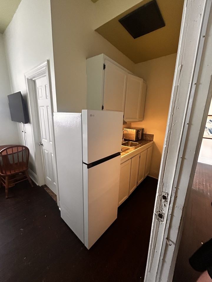 1808 Elysian Fields Ave #11 - Photo 6 of 9