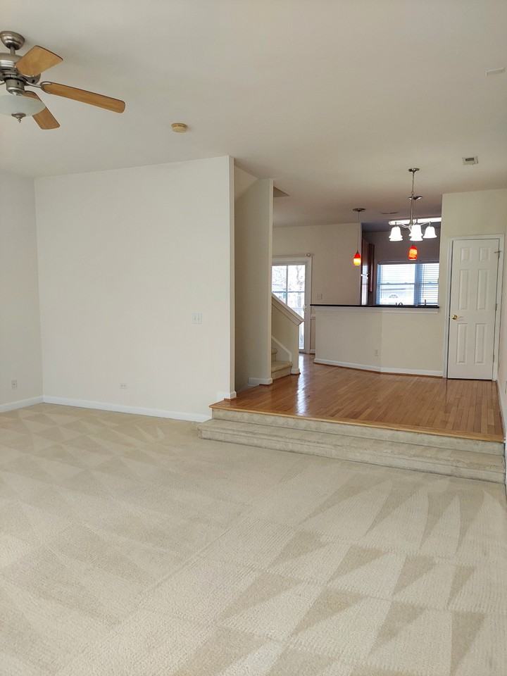 424 21st St #424 - Photo 4 of 24