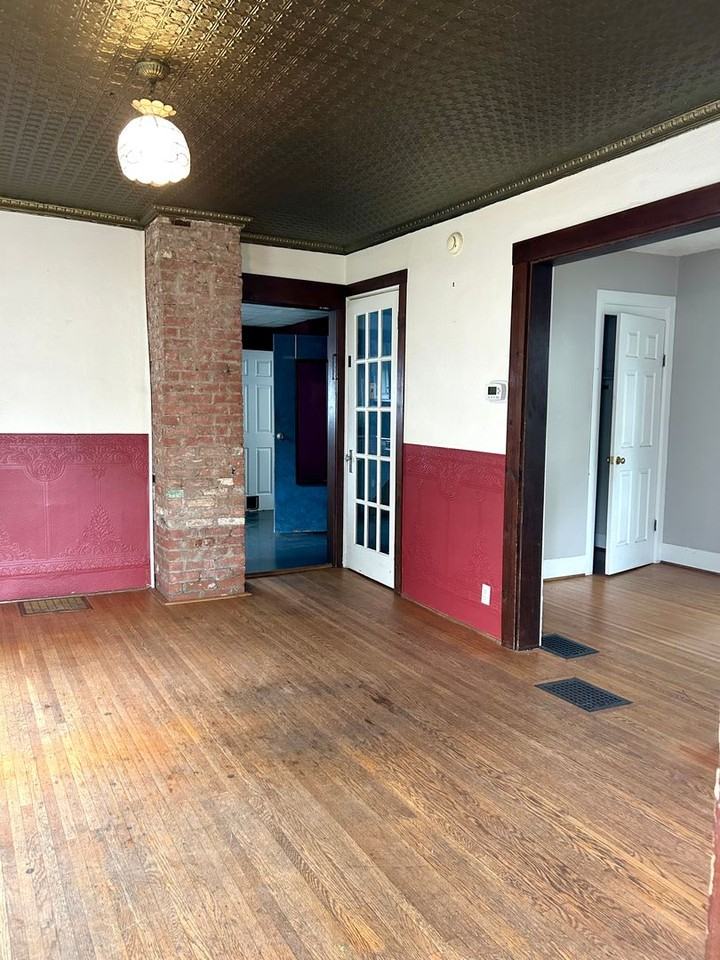 59 Gold St - Photo 3 of 18