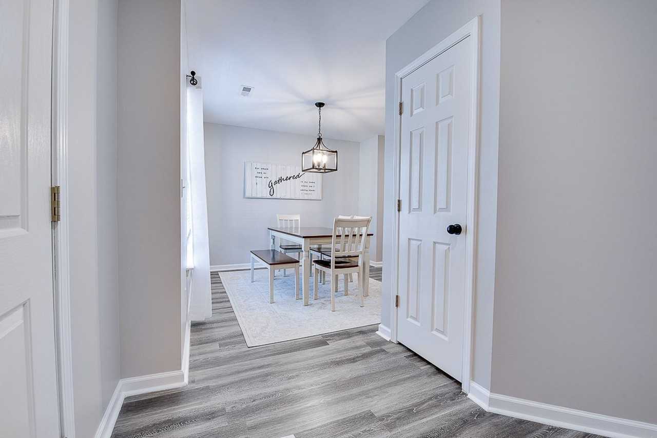 301 Garfield Ln - Photo 2 of 29