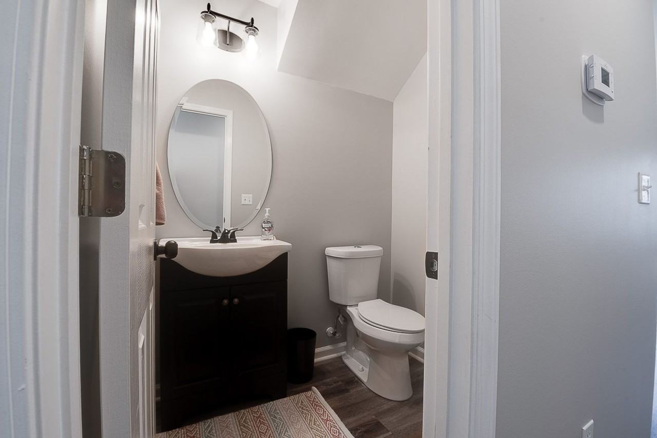 301 Garfield Ln - Photo 4 of 29