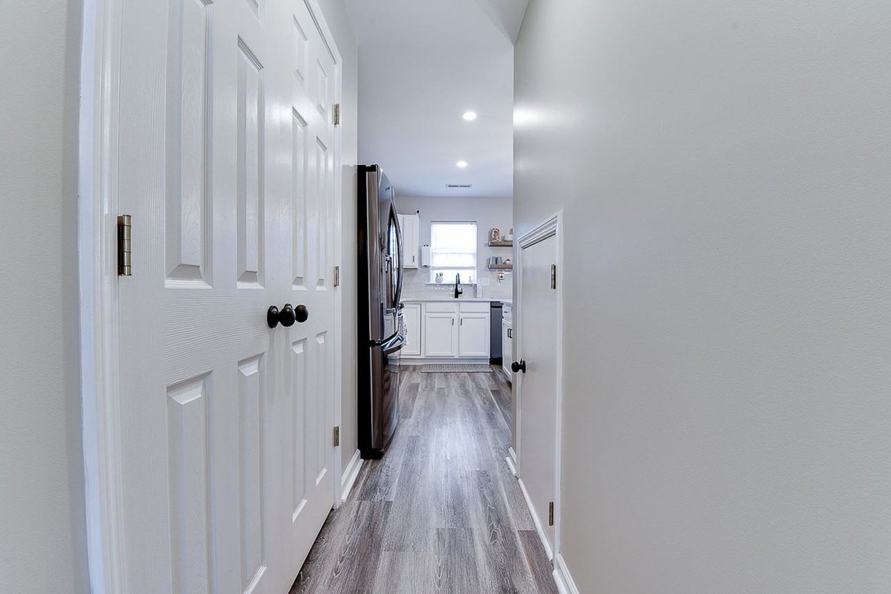 301 Garfield Ln - Photo 7 of 29