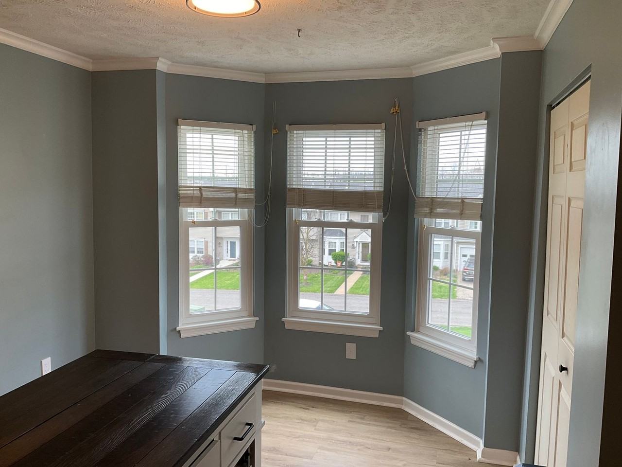 1049 Royal Dr - Photo 7 of 50