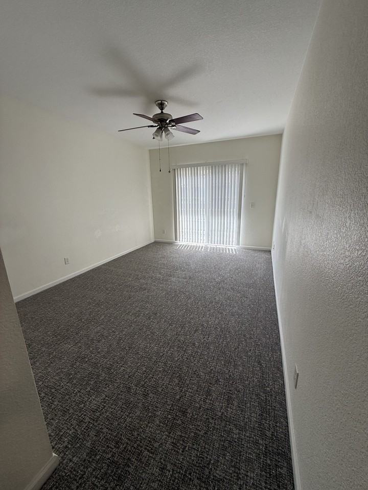 8105 E 11th Ave #4A - Photo 5 of 17