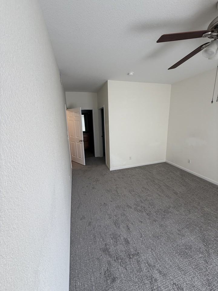 8105 E 11th Ave #4A - Photo 6 of 17