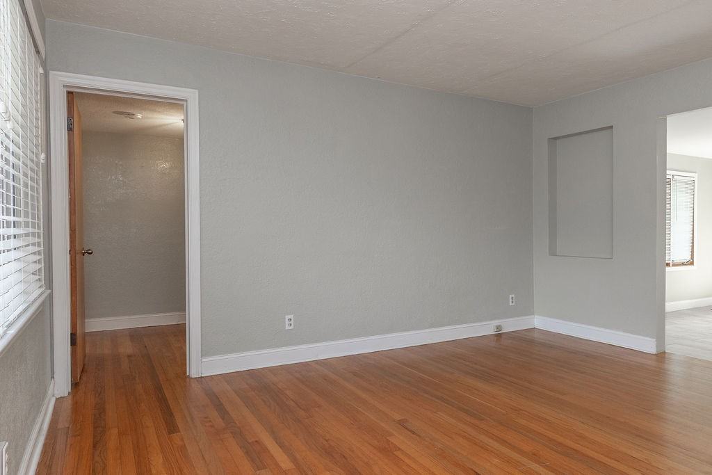 12 S University Cir #1 - Photo 3 of 17