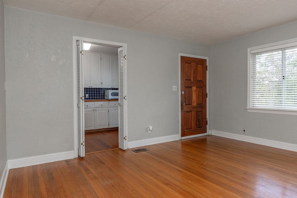 12 S University Cir #1 - Photo 4 of 17