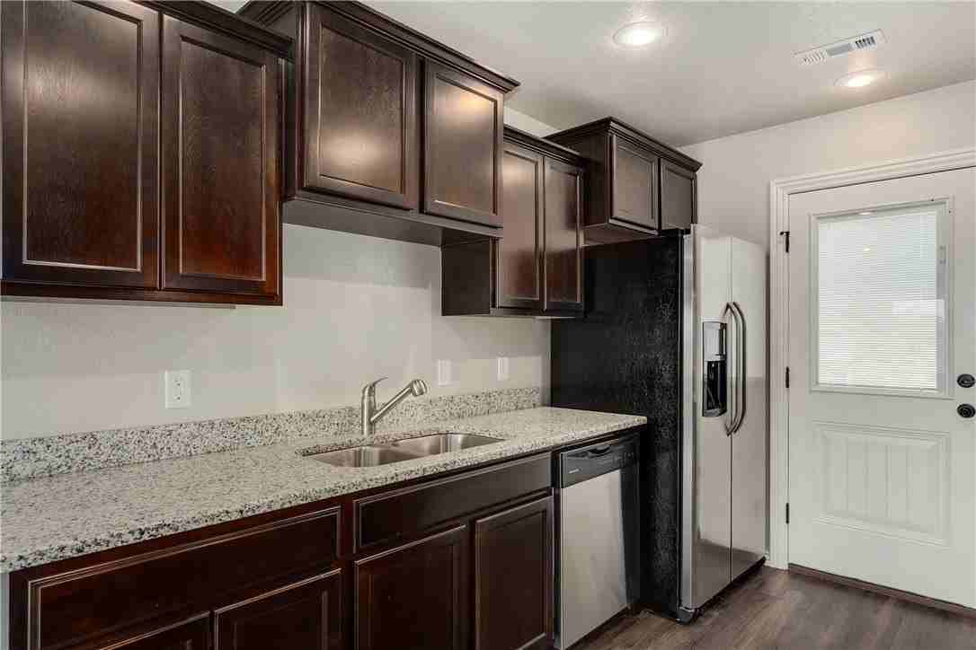 1415 Winter Ave - Photo 6 of 8