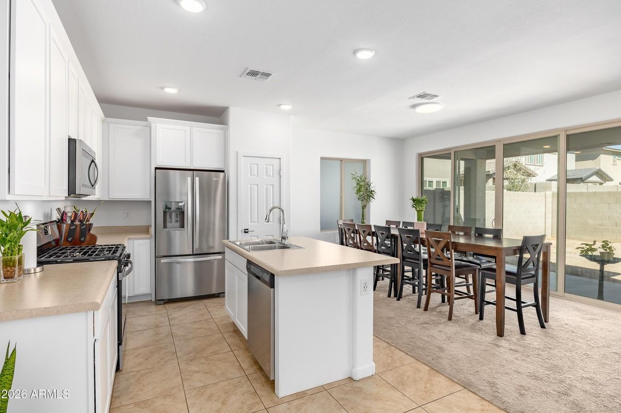 2019 N Marketside Ave - Photo 7 of 41