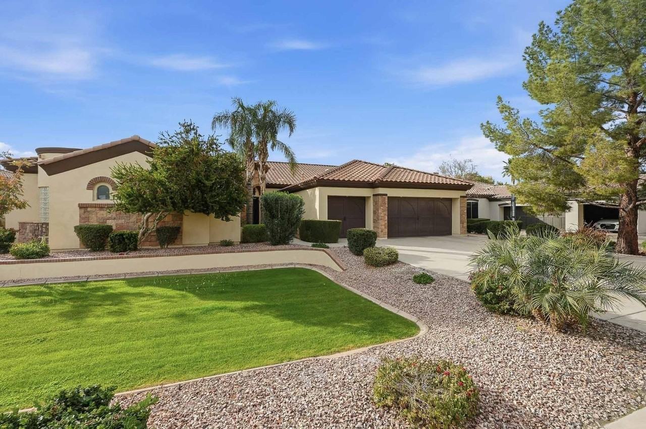 6570 S Bogle Ave - Photo 3 of 50