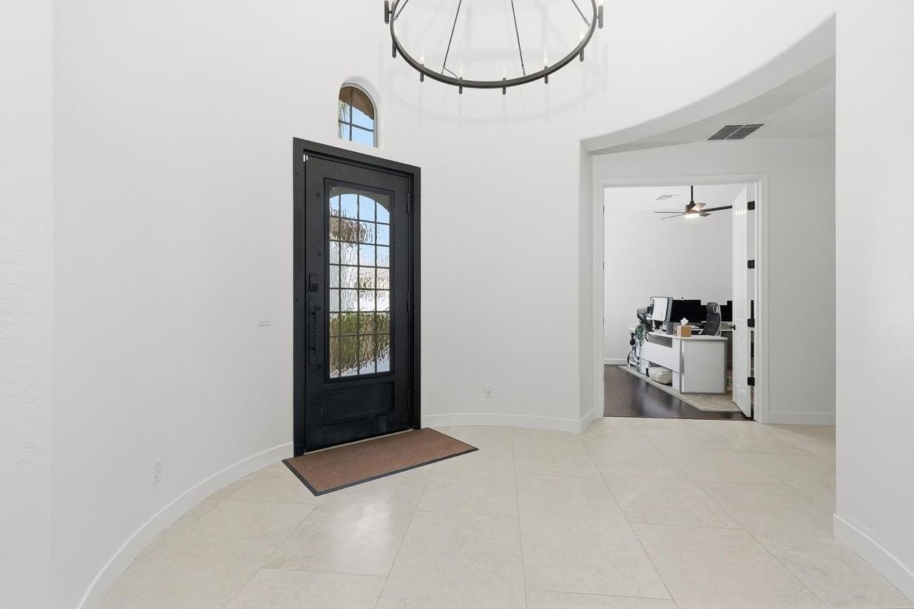 6570 S Bogle Ave - Photo 5 of 50