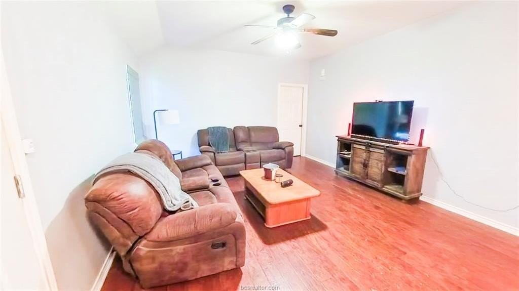 1109 Clearleaf Dr - Photo 6 of 16
