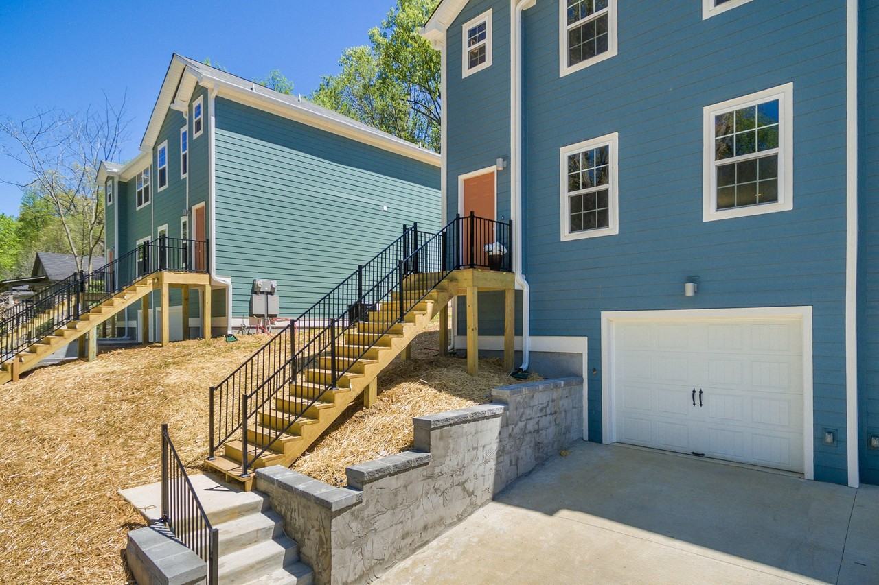 1054 E Elmwood Dr - Photo 4 of 25