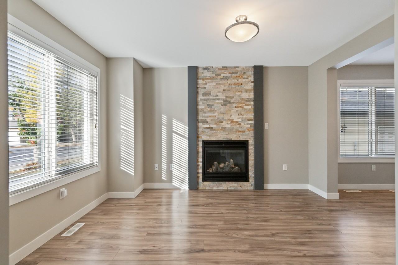 Kingsway Townhome #10104 - Photo 2 of 32