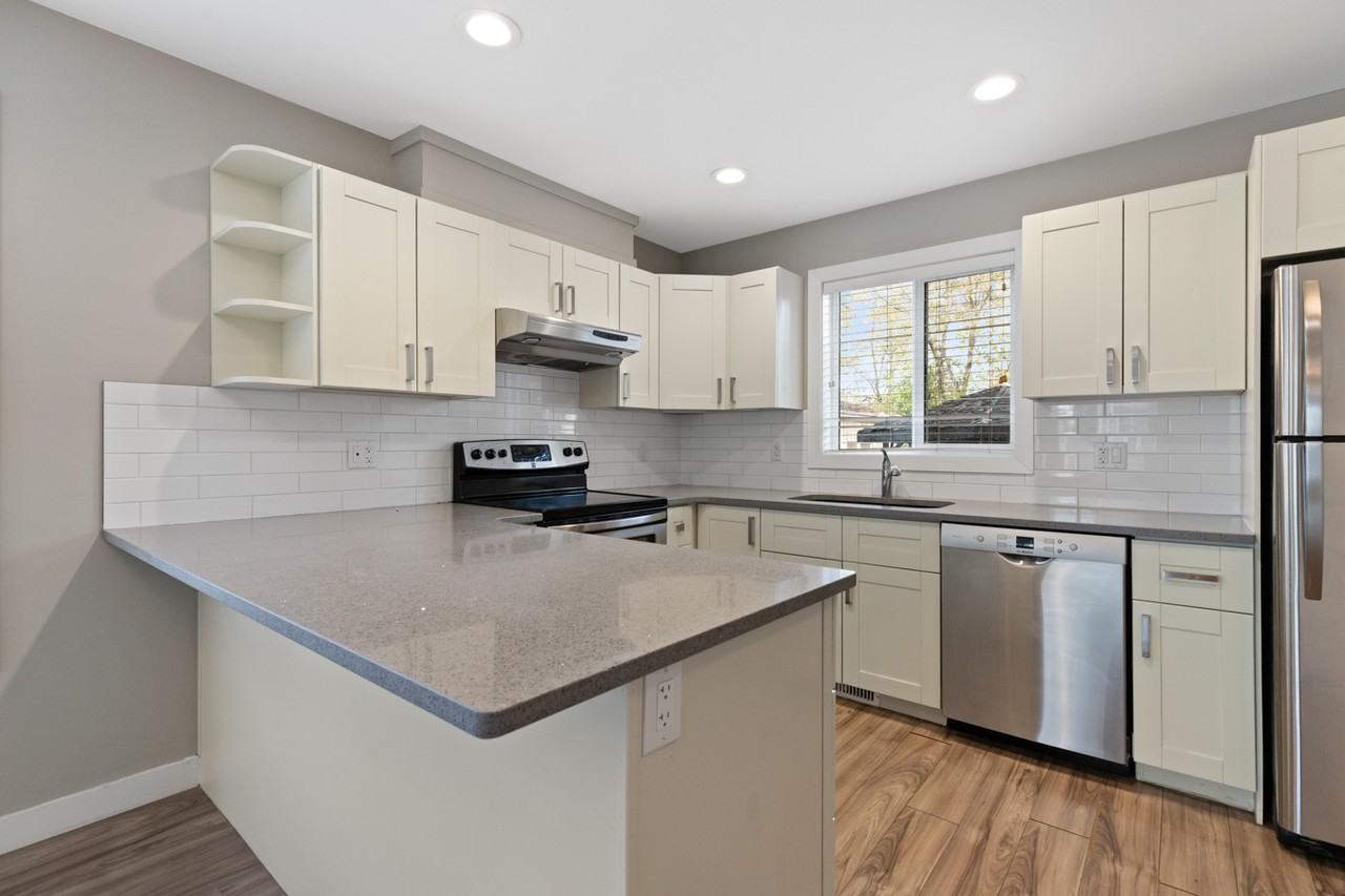 Kingsway Townhome #10104 - Photo 6 of 32