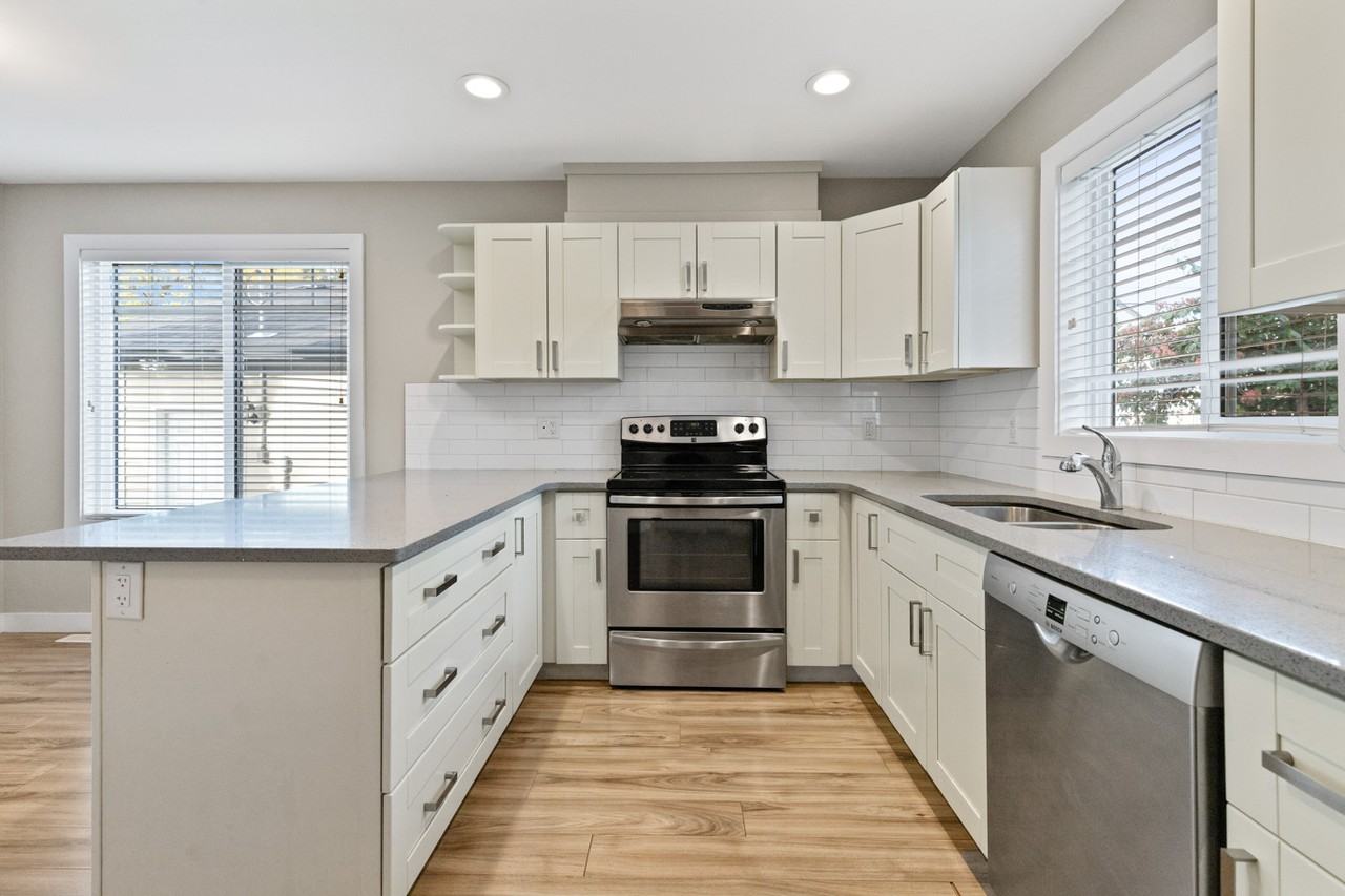 Kingsway Townhome #10104 - Photo 7 of 32