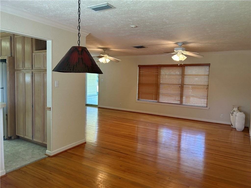 626 Bermuda Pl - Photo 4 of 22