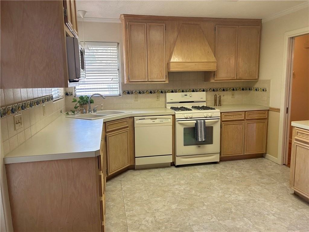 626 Bermuda Pl - Photo 7 of 22