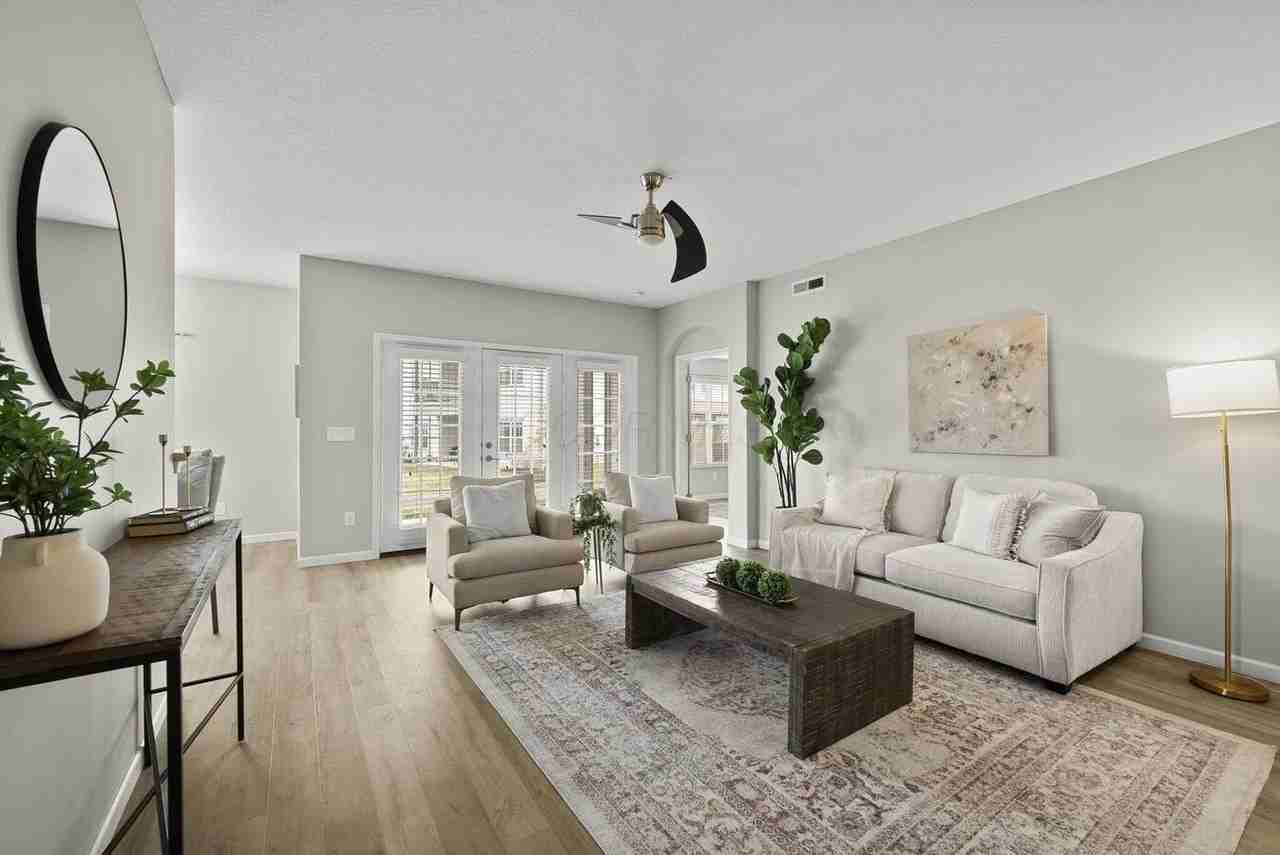 5901 Blackbird Way - Photo 5 of 50