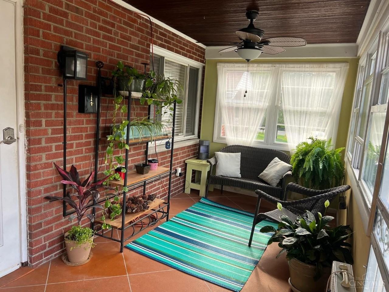 3521 Burke Ave - Photo 4 of 19