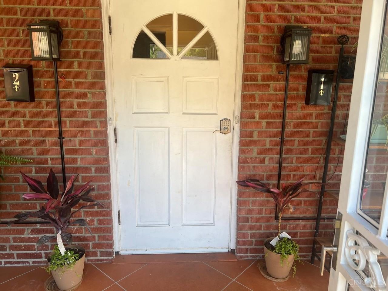 3521 Burke Ave - Photo 5 of 19