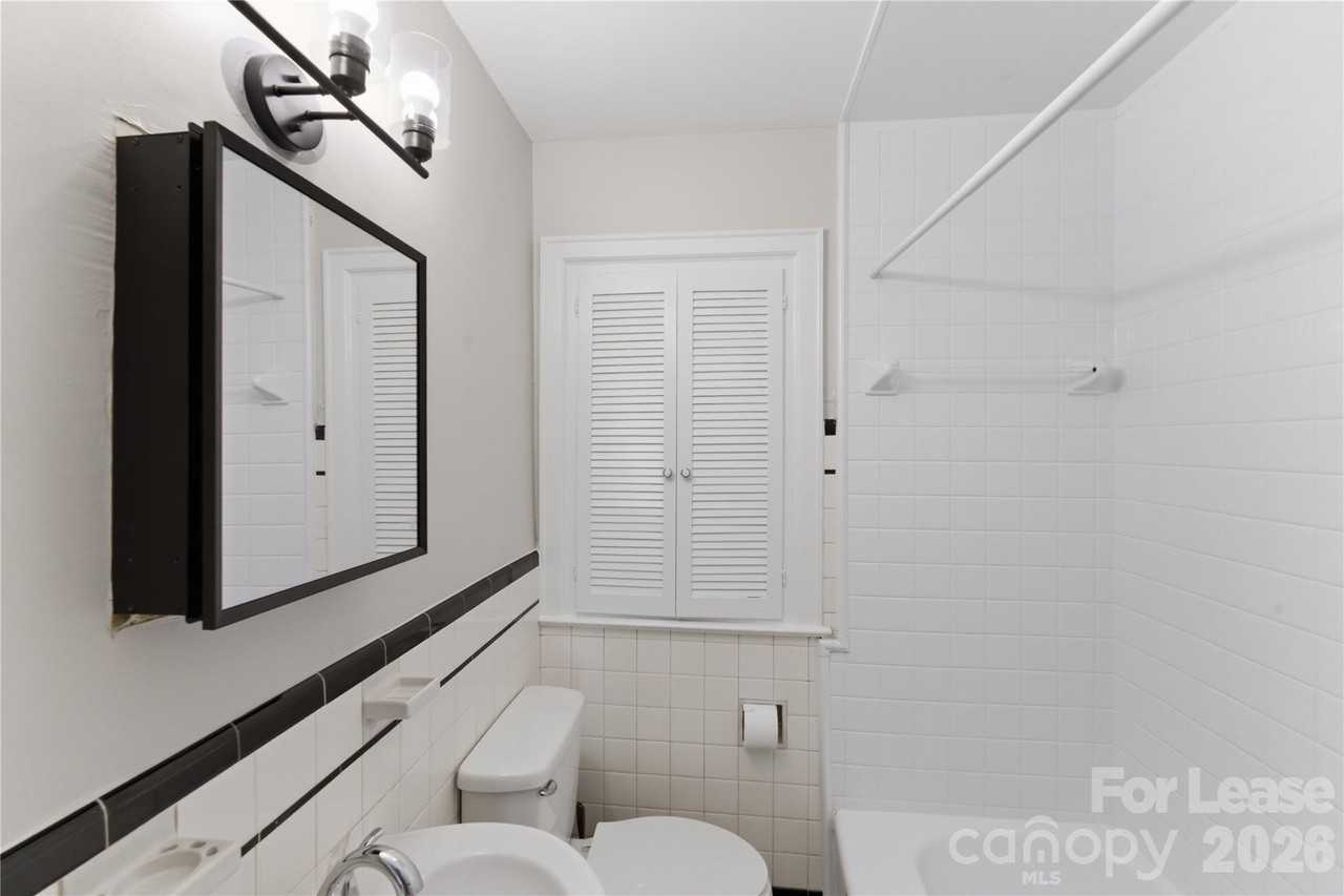 2405 Greenland Ave - Photo 2 of 26