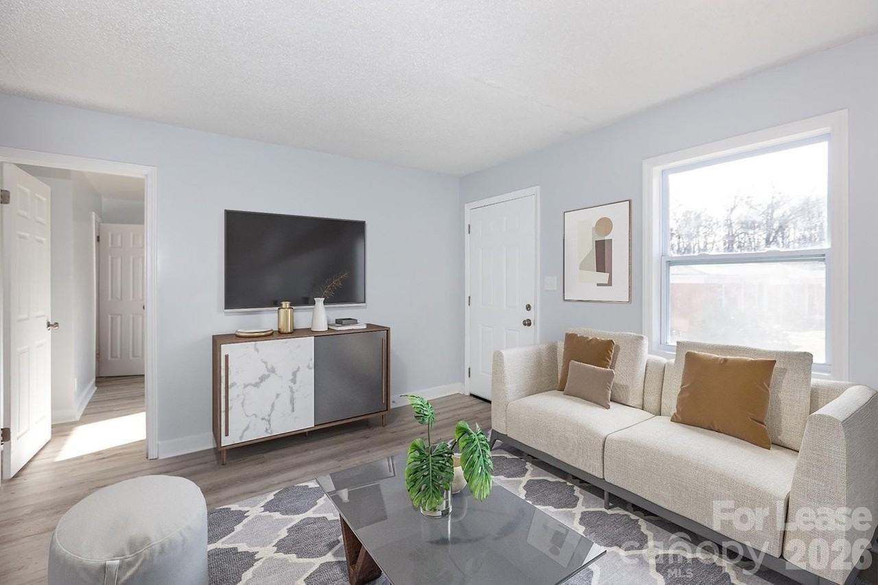 4517 Helena St - Photo 3 of 10