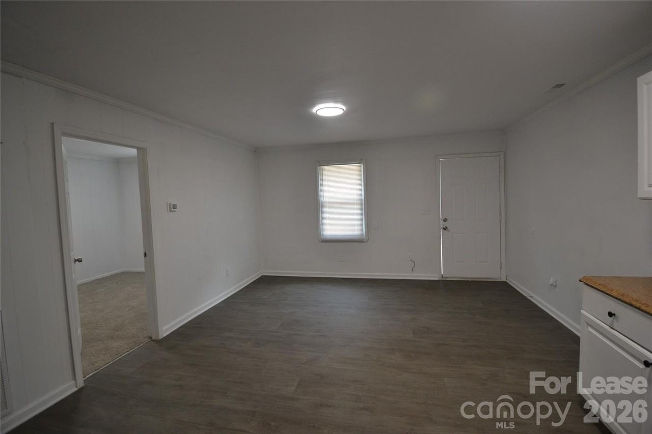 1212 Essex St #3 - Photo 6 of 16