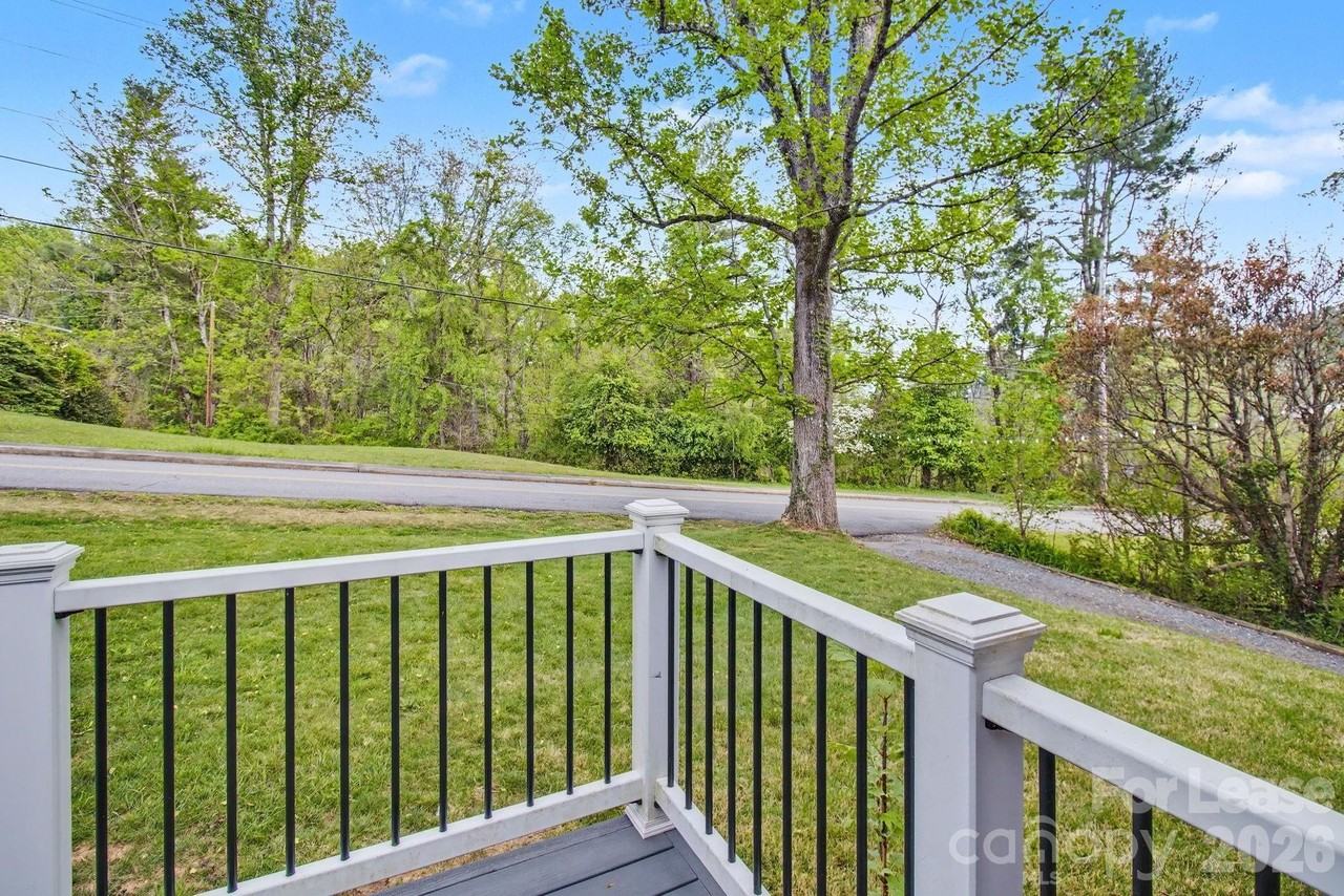 415 Mountain View Rd - Photo 4 of 46