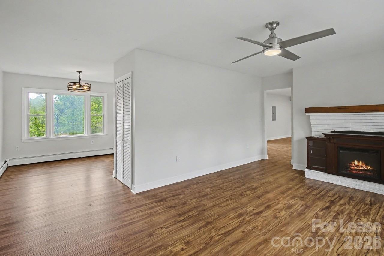 415 Mountain View Rd - Photo 6 of 46