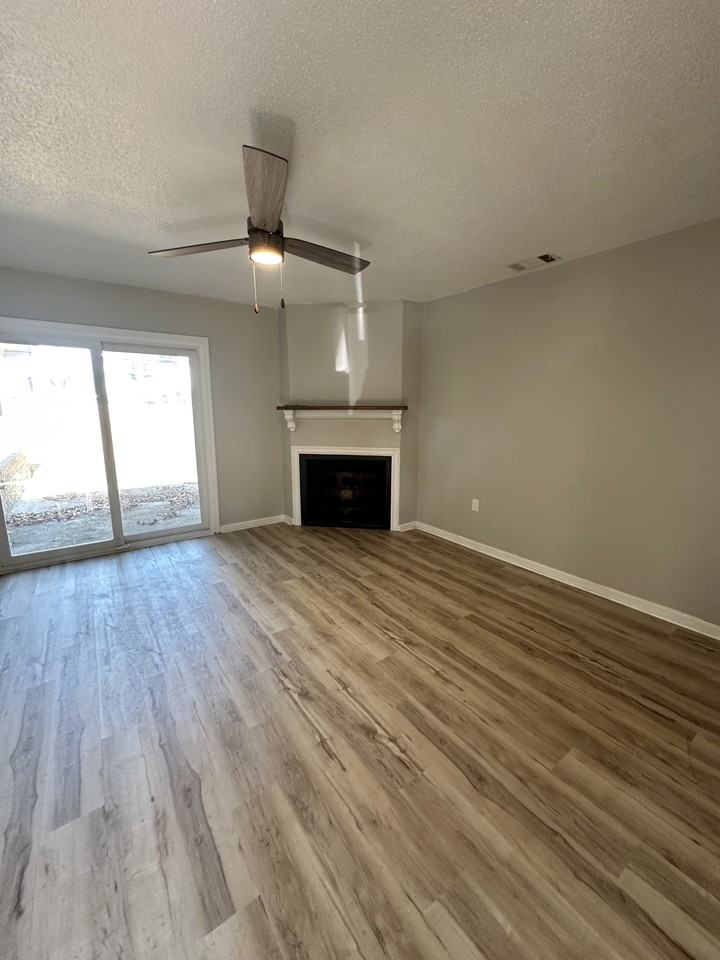 38 Helmsman Ct #1 - Photo 3 of 22