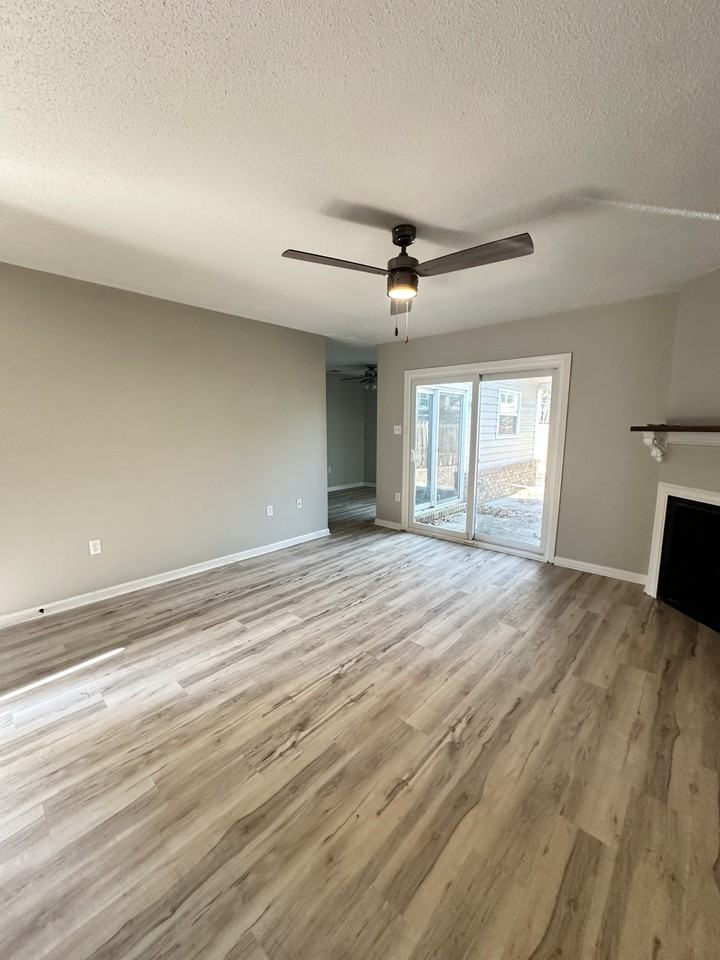 38 Helmsman Ct #1 - Photo 4 of 22