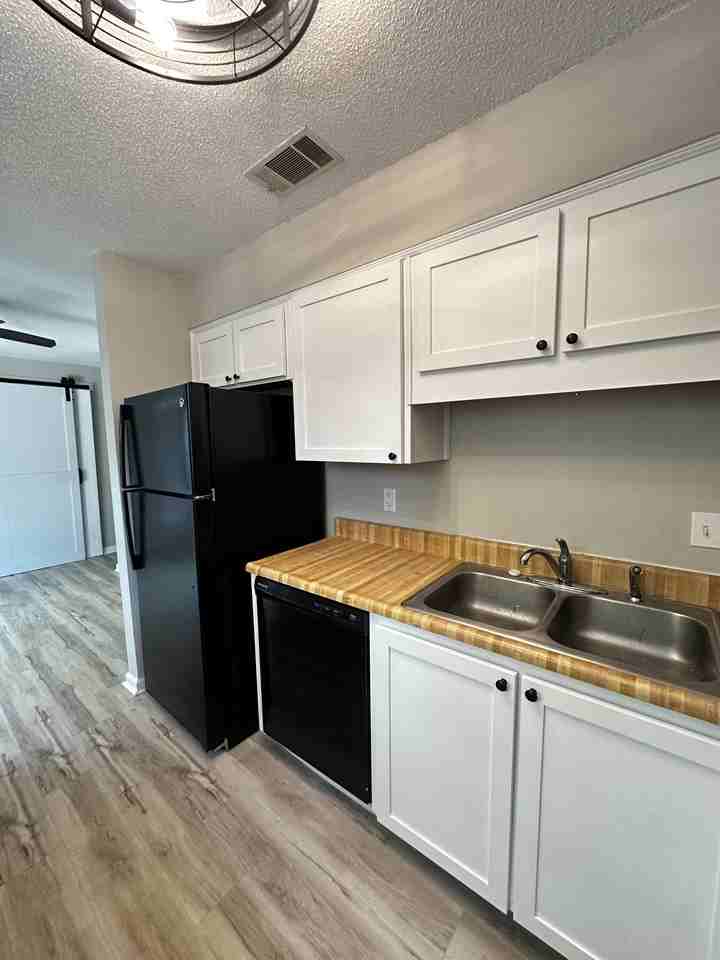 38 Helmsman Ct #1 - Photo 6 of 22