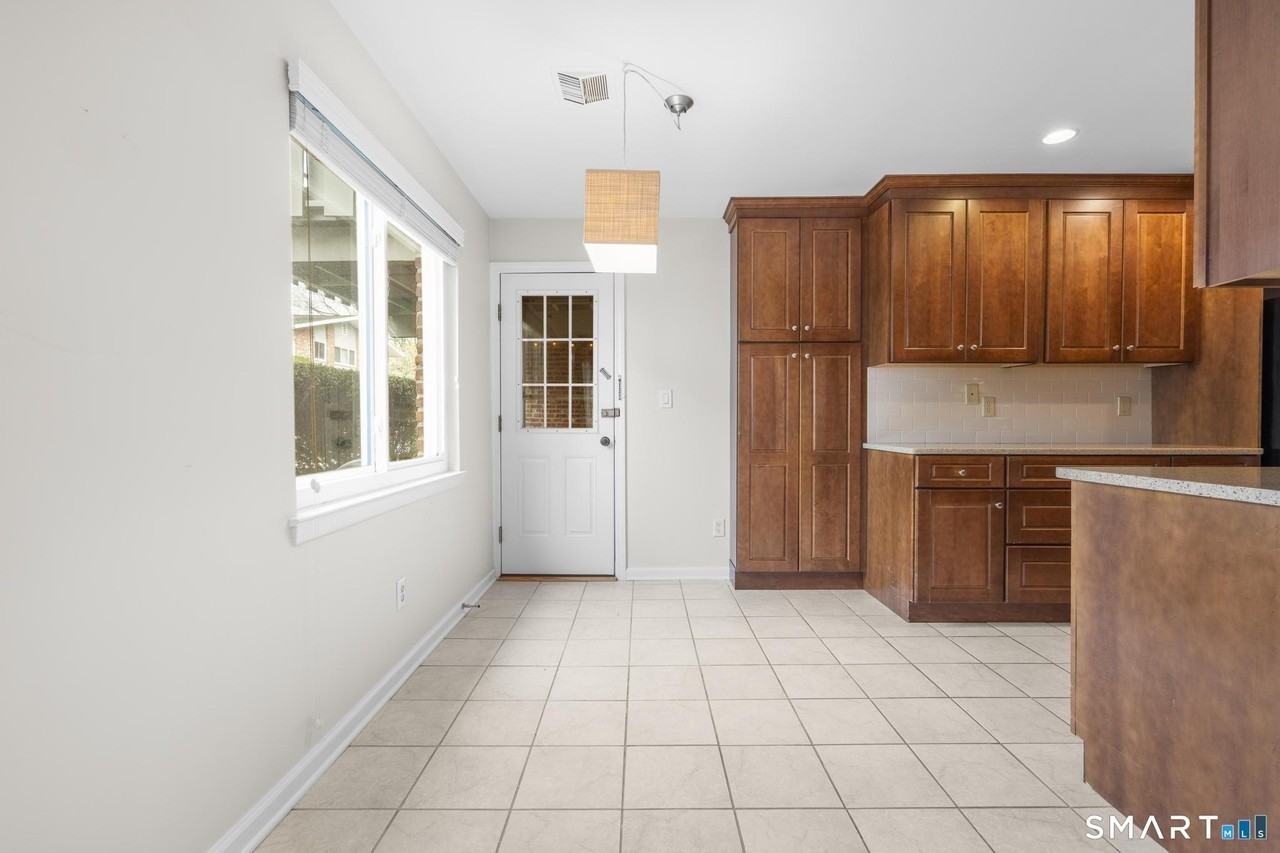 132 Southport Woods Dr #132 - Photo 4 of 38