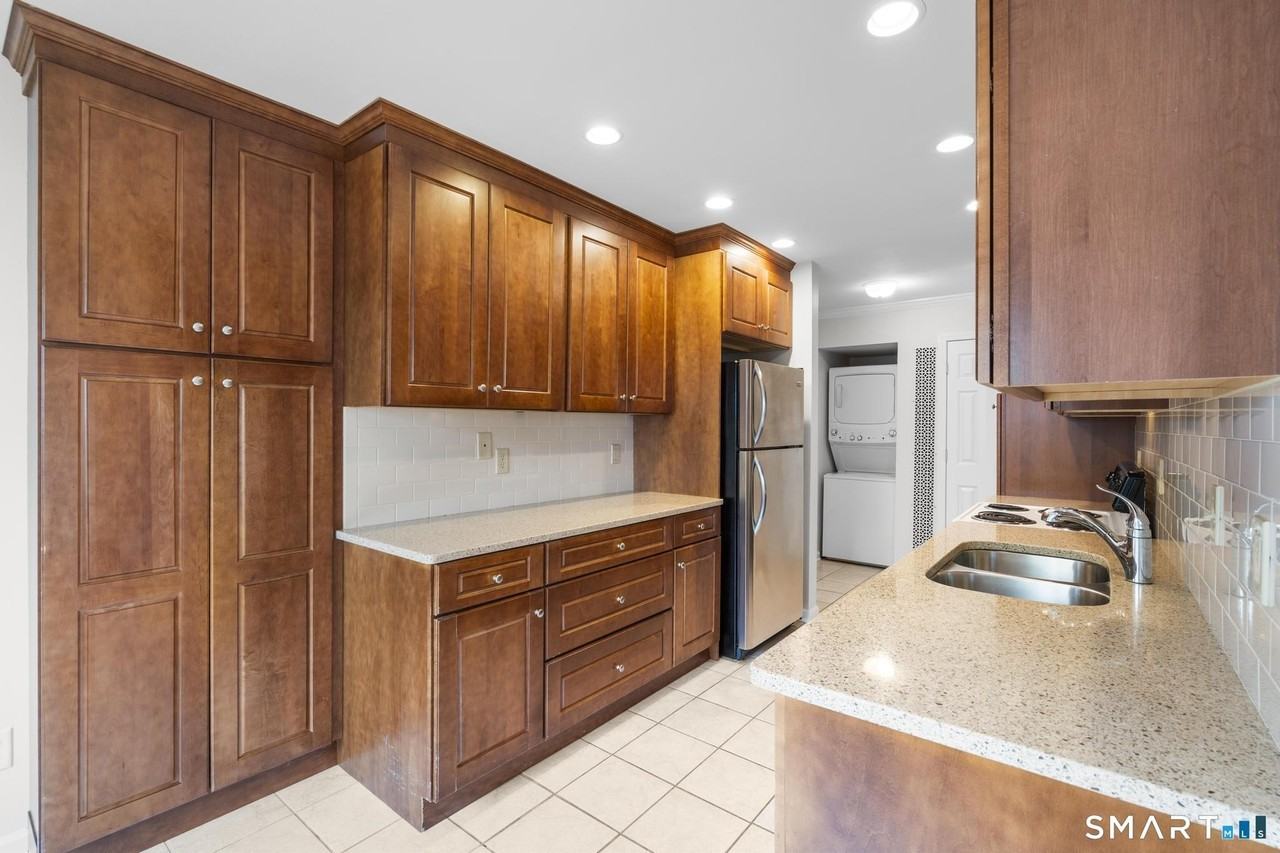 132 Southport Woods Dr #132 - Photo 6 of 38