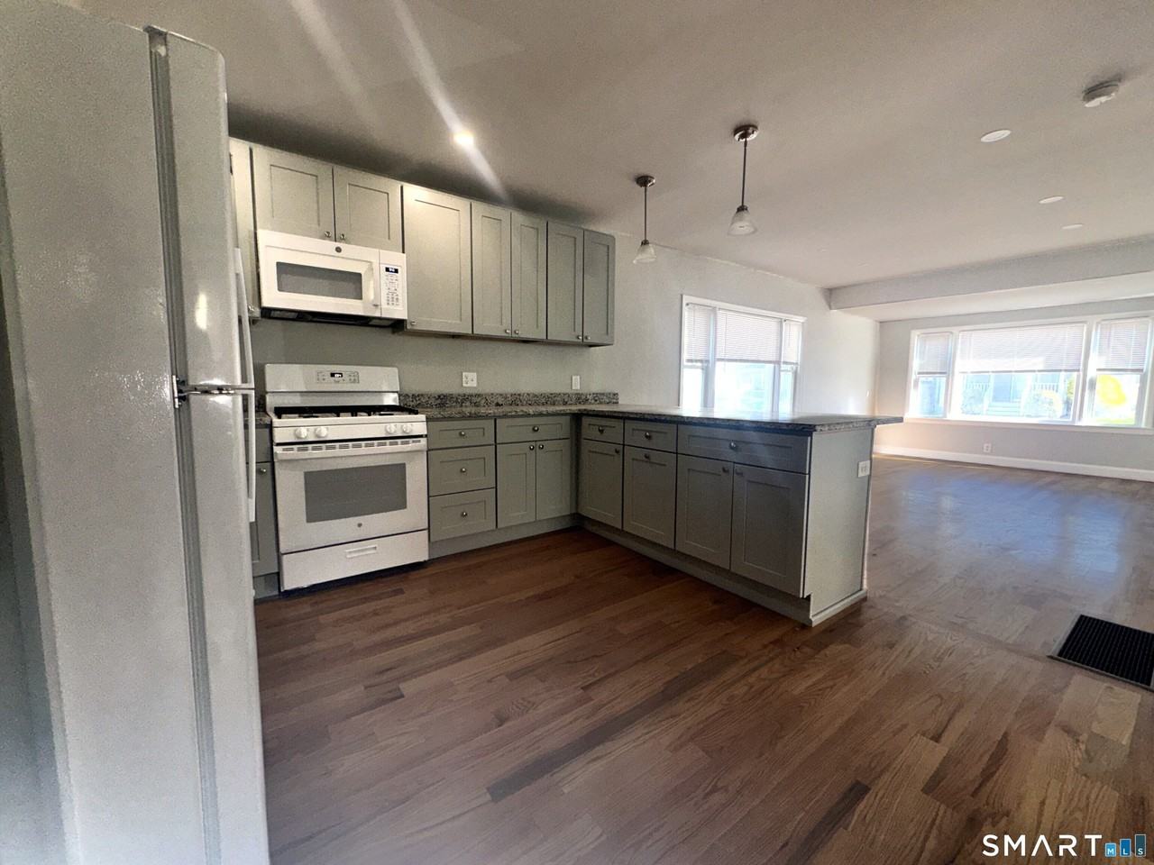 105 Churchill St #1stFL103 - Photo 3 of 12